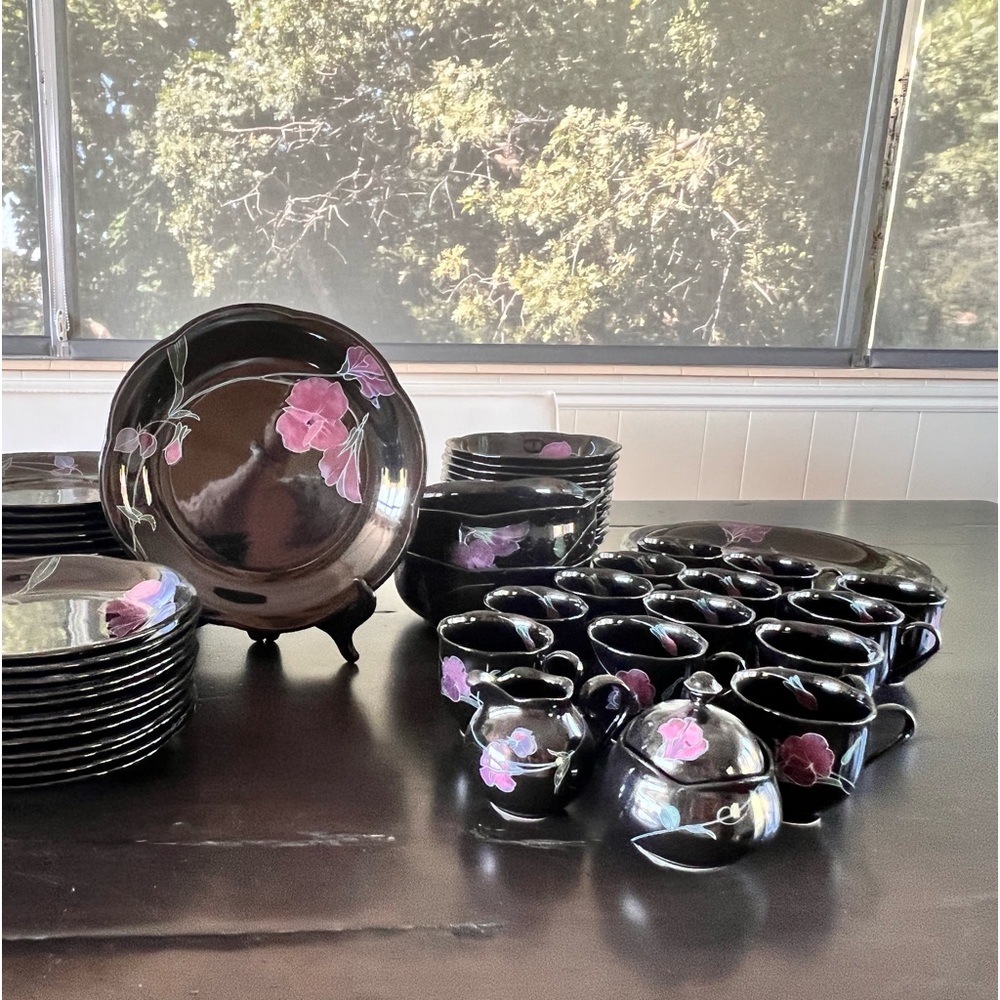 Mikasa Rondo dinner set with serving pieces. 12 piece place setting,black floral
